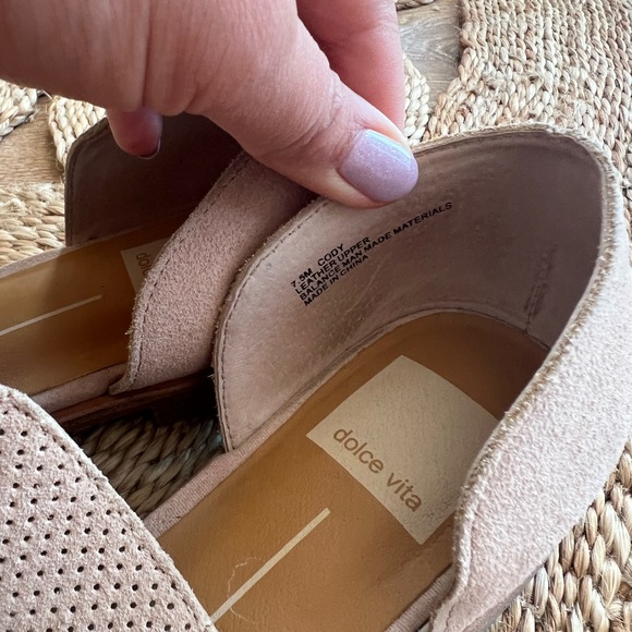 Like new Suede Blush Dolce Vita flats - Picture 2 of 3